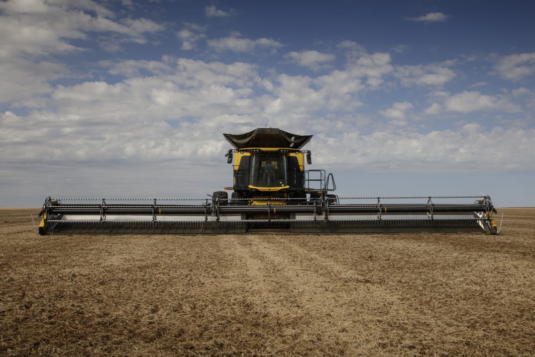 colheitadeira New Holland CR 11 , de duplo rotor