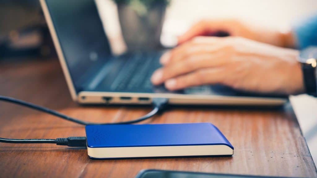 SSD conectado a um notebook