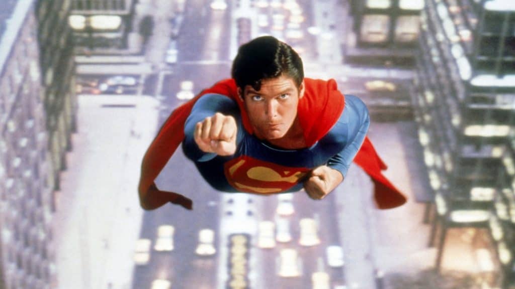 superman voando