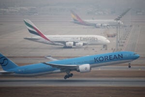 Petróleo deixa aviões no chão