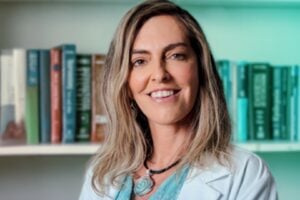 Tatiana Sampaio lidera pesquisa da polilaminina há quase 30 anos