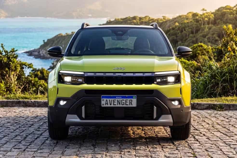 Jeep Avenger Limited de frente