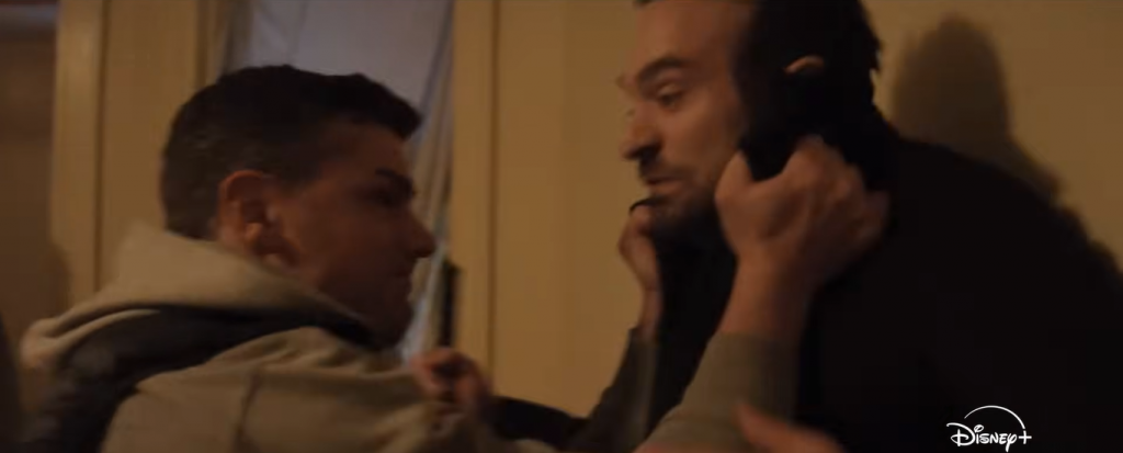 Cena da invasão à casa de Matt