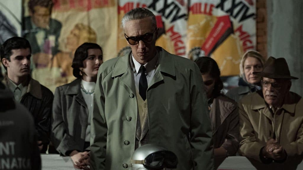 imagem mostra uma cena tirada do filme ferrari de 2023
