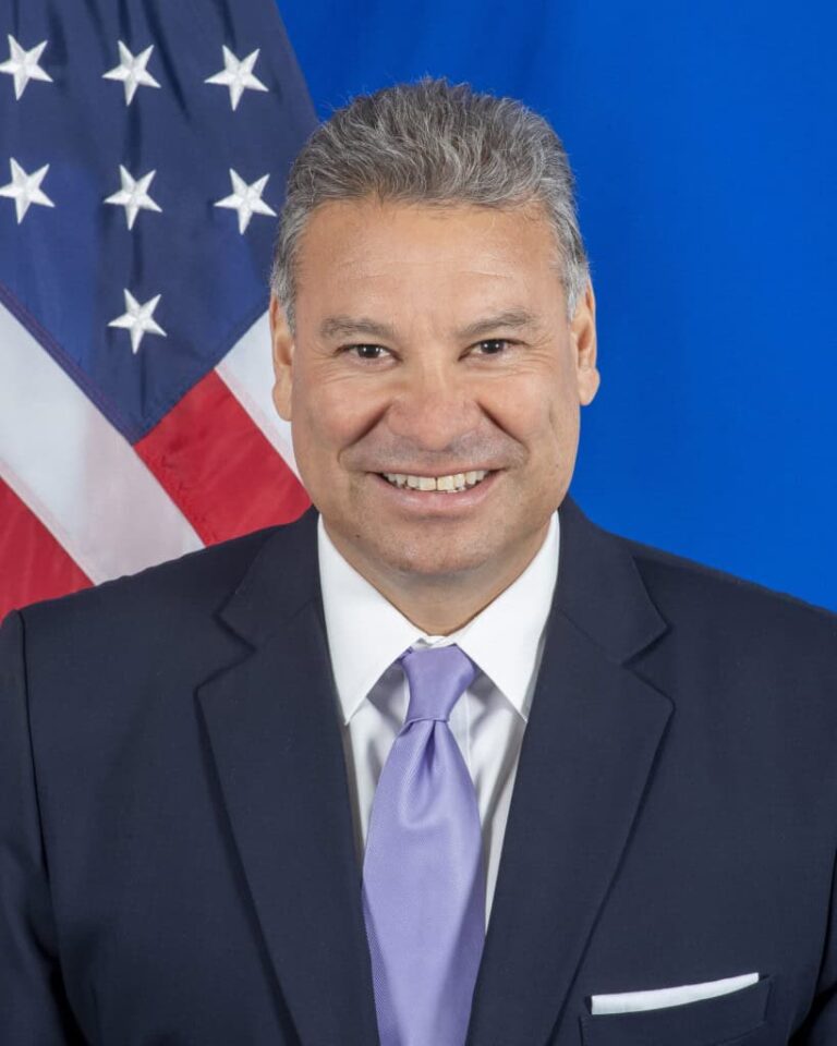 gabriel_escobar_eua-819x1024-1
