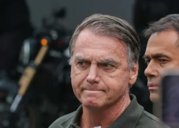 Bolsonaro é preso pela Polícia Federal em Brasília