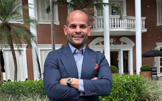 5wj18k42hpblucftu8kw8lj1a