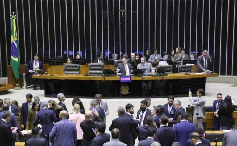 Camara-dos-Deputados-sessao-vetos-licenciamento