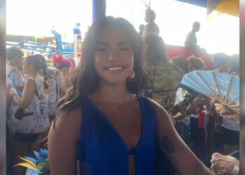 Lucy Alves marca presença no Galo da Madrugada: “Amo essa terra”