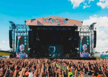 Lollapalooza 2026 divulga horários e palcos dos artistas