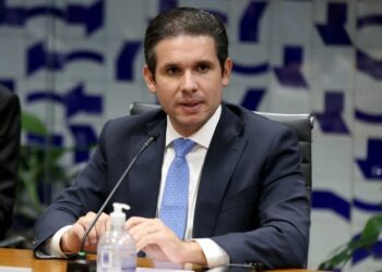 Motta encaminha proposta do fim da escala 6×1 para CCJ