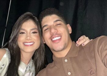 Zé Vaqueiro é flagrado em after de Nattan e ex dispara indireta