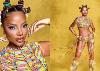 Ludmilla homenageia Salvador e ‘veste’ fitas do Senhor do Bonfim