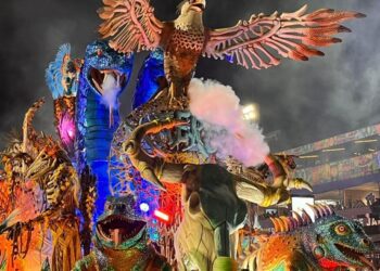 Acadêmicos de Niterói é rebaixada no Grupo Especial do Rio