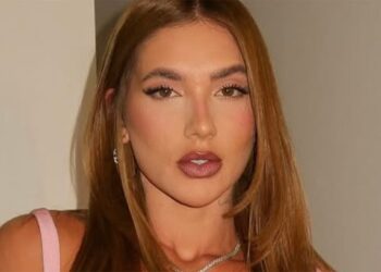 Corretor quer vender um castelo para Virginia Fonseca