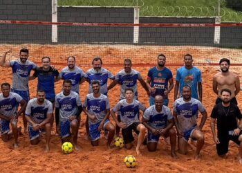 Paulo Roca celebra título de futevôlei na Arena Beira Rio