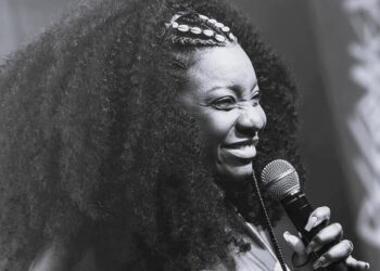 Morre a sambista Adriana Araújo, aos 49 anos