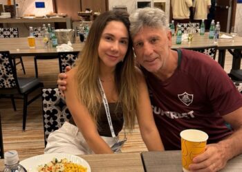 Carol Portaluppi alerta fãs após cair em “golpe do chocolate”