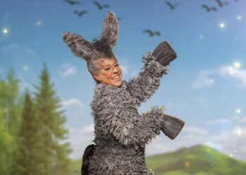 Evelyn Castro se prepara para viver Burro do Shrek no teatro