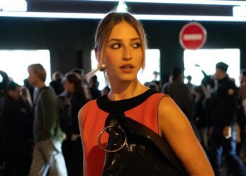 Rafaella Maia aposta em look vintage de Pierre Cardin na PFW