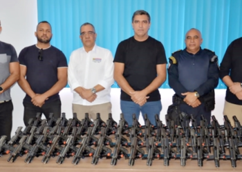 Prefeito Otoniel Teixeira acompanha chegada de 80 pistolas e destaca fortalecimento da GCM de Barreiras