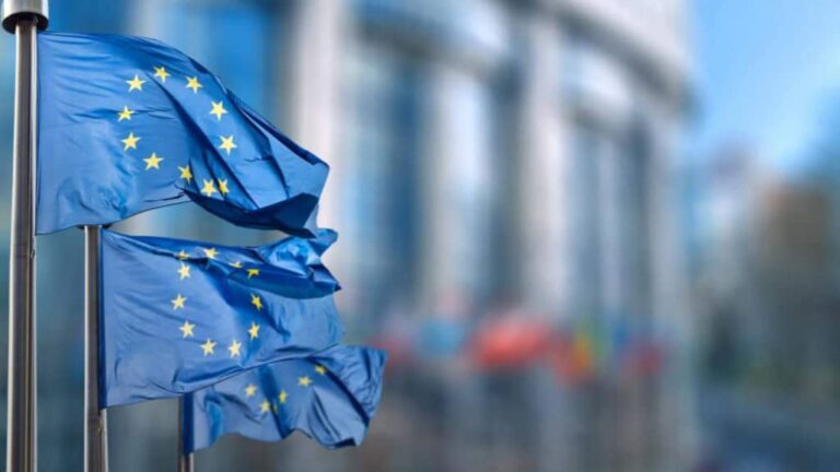 Bandeira-Uniao-Europeia-1024x576-1