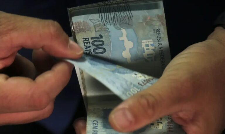 CrditodoTrabalhadorinstituiesfinanceiraspodemoferecertrocadedvidascomjurosmenores_0297679001779594264