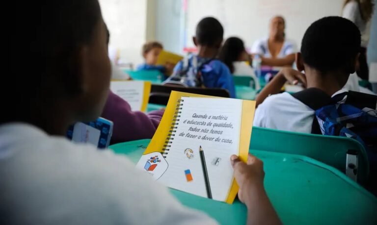 EducaoPNE2024-2034avananoCongressocomprevisodeR280bilhesparaestadosemunicpios_0689972001779637454