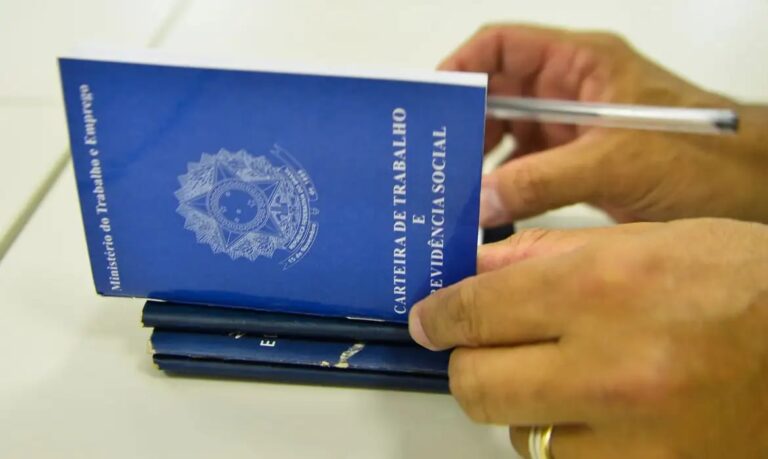 MaisdametadedosbrasileirosvdificuldadeemconseguirempregonoBrasilsegundoFGVIBRE_0351926001780080549