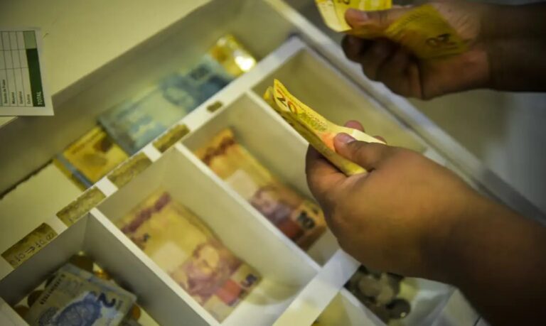 MedidaprovisrialiberasaquedoFGTSparatrabalhadorqueoptoupelosaque-aniversrioefoidemitido_0114231001779925366