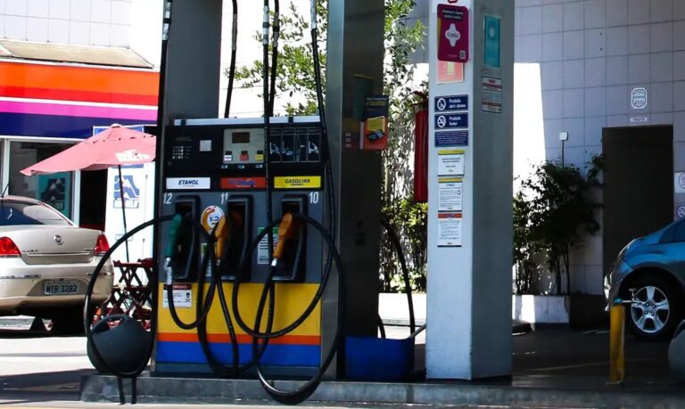 PreodagasolinaedieselemPortoAlegreRSvejaosvaloresmdios_0237223001779997353