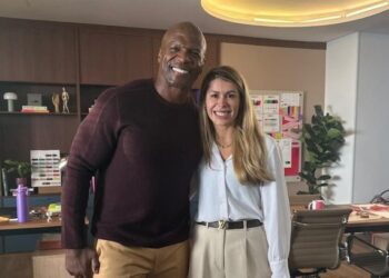 Terry Crews visita especialista brasileira e levanta rumores