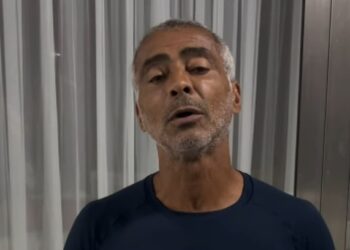 Romário reage após críticas na Copa: “Como vou ser triste?”