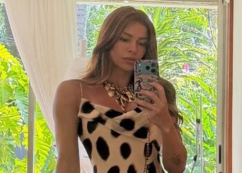 Grazi Massafera exibe pernão e web vai à loucura: “Perfeita”