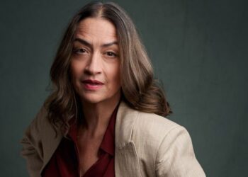 Anna Toledo vive maratona de estreias no teatro musical
