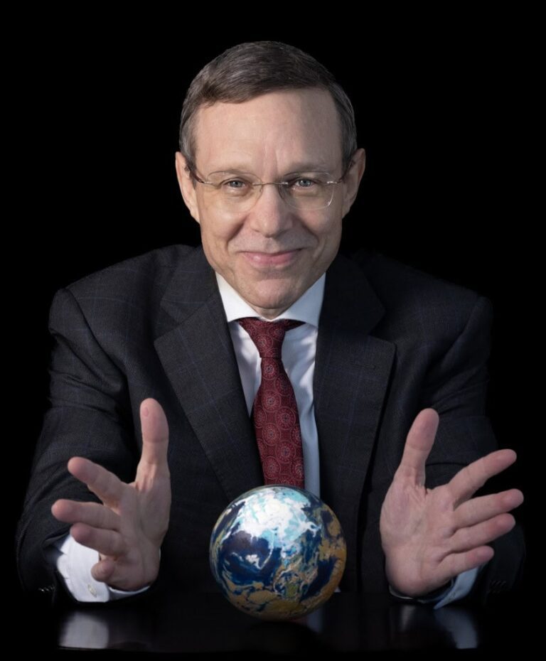 Avi_Loeb_in_2023_02-846x1024-1