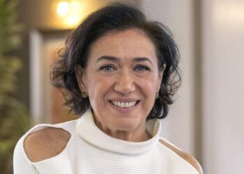 Lilia Cabral diz que foi expulsa de casa pelo pai: “Abandonada”