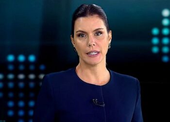 Domingo Espetacular muda estratégia e evita pior audiência do ano