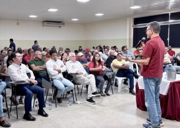 PREFEITO LAÉRCIO, VICE E VEREADORES REÚNE LIDERANÇAS DE IBOTIRAMA EM GRANDE ENCONTRO COM TITO E AFONSO FLORENCE