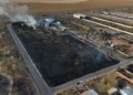 Defesa Civil atua no combate a incêndio em depósito de pneus no Solar do Oeste