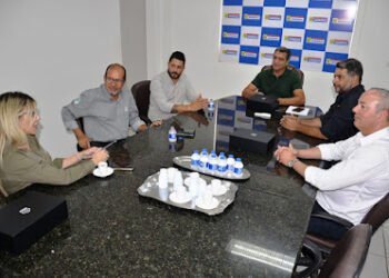EMPRESÁRIOS DO SEGMENTO DE CONSÓRCIOS E CRÉDITO SÃO RECEBIDOS EM BARREIRAS PELO PREFEITO OTONIEL TEIXEIRA