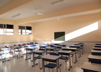 Ideb do ensino médio avança pouco e não bate meta, mesmo com ‘truque’ de redes estaduais para inflar índice; veja exemplos